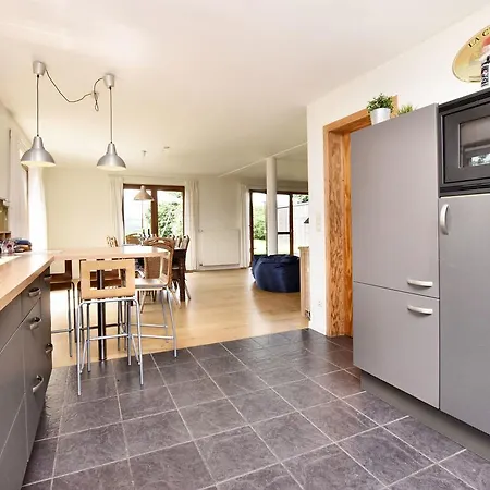 בית נופש Countryside Holiday In Mont With Terrace And Garden *
